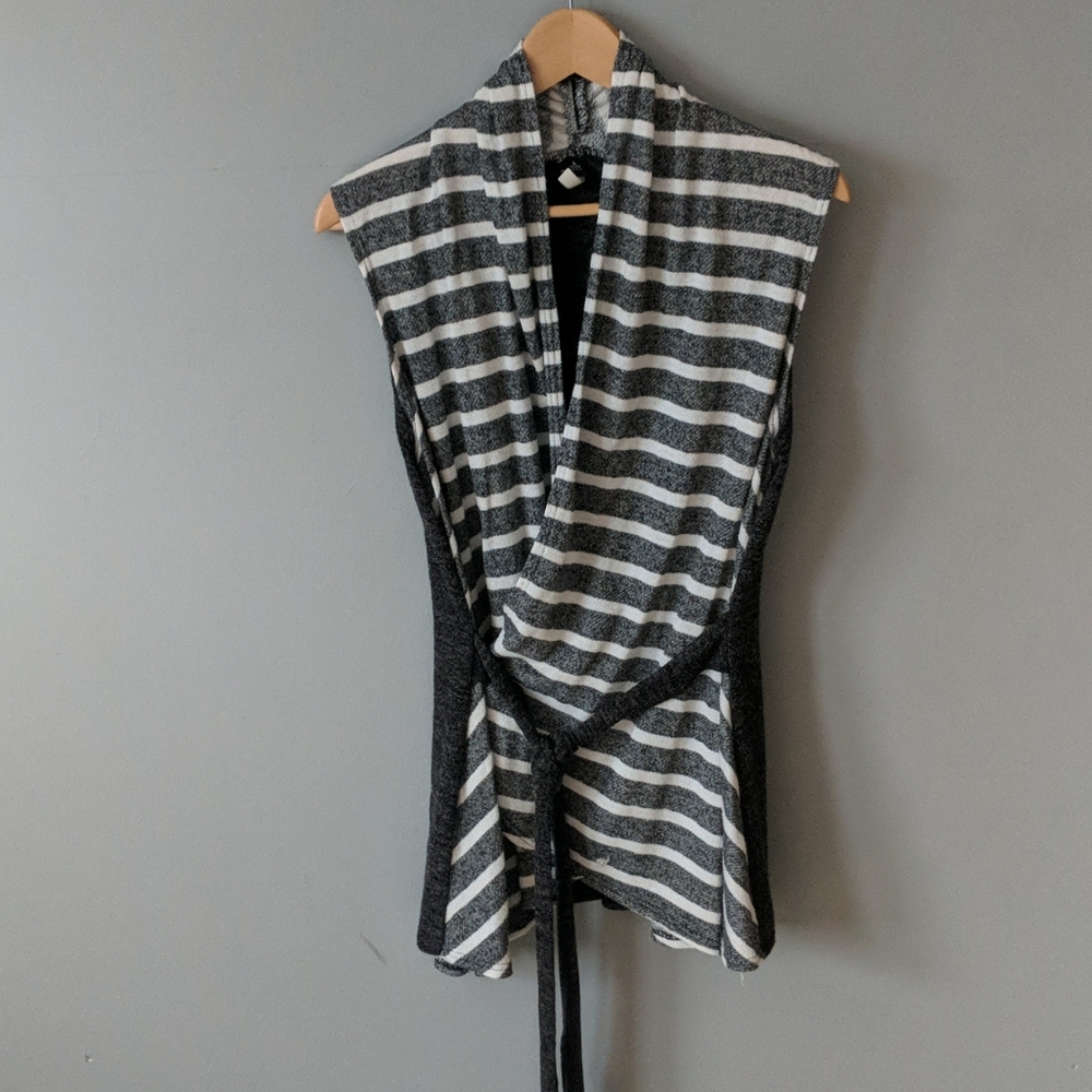 Mod Kham Wrap-around Tunic Size L